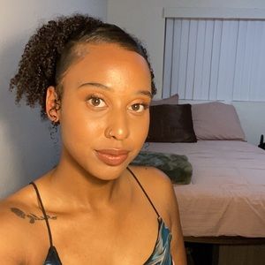 Meet your Posher, Rosalinda